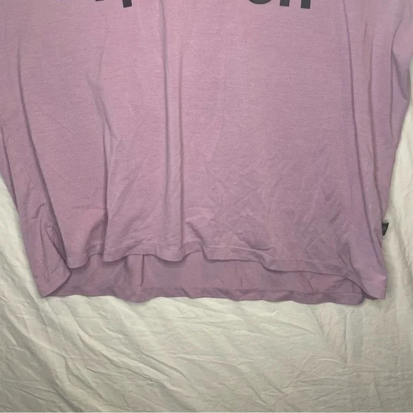 Reebok XL Women's Lavender Athletic Shirt PRELOVED - Picture 3 of 8